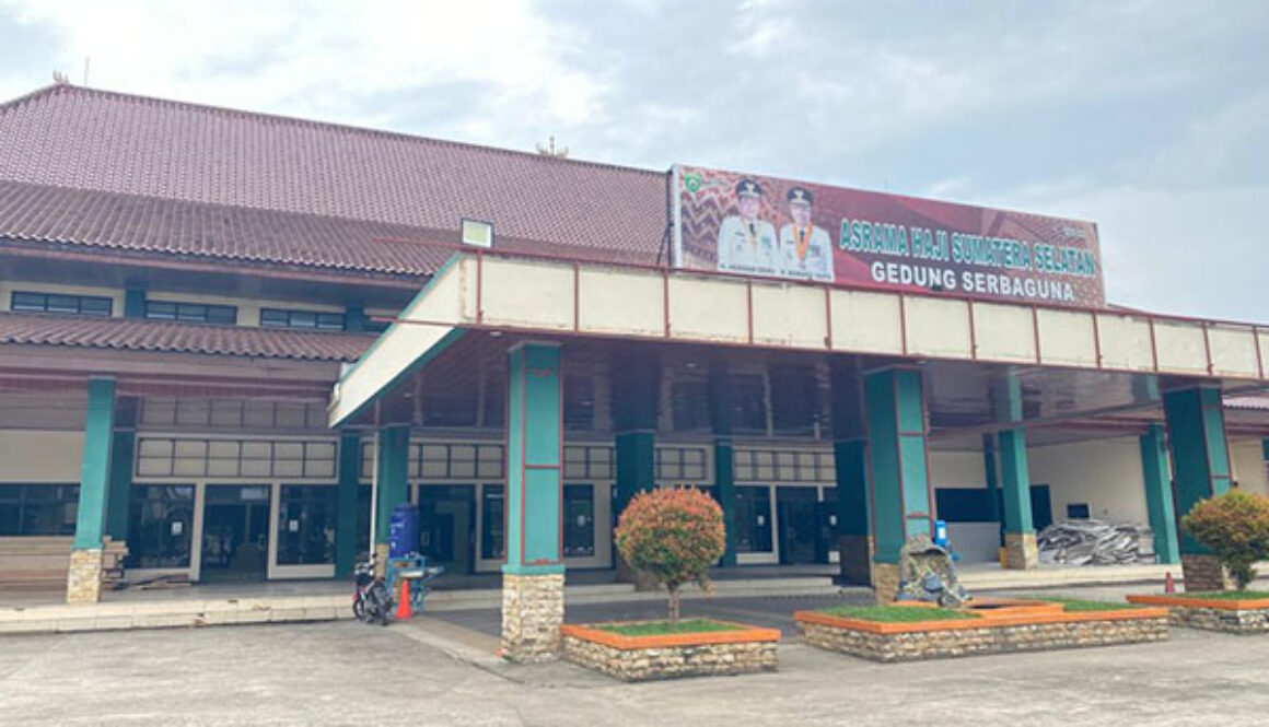 GEDUNG ASRAMA HAJI GEDUNG ASRAMA HAJI
